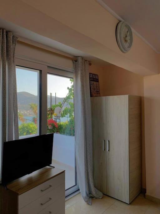 Studio With Unique View Near The Beach! Pórto Ráfti Exterior photo